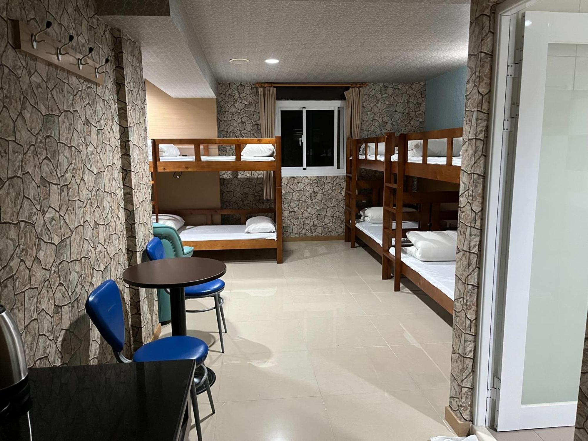 Hua Xiang Motel - Arena 카오슝 외부 사진
